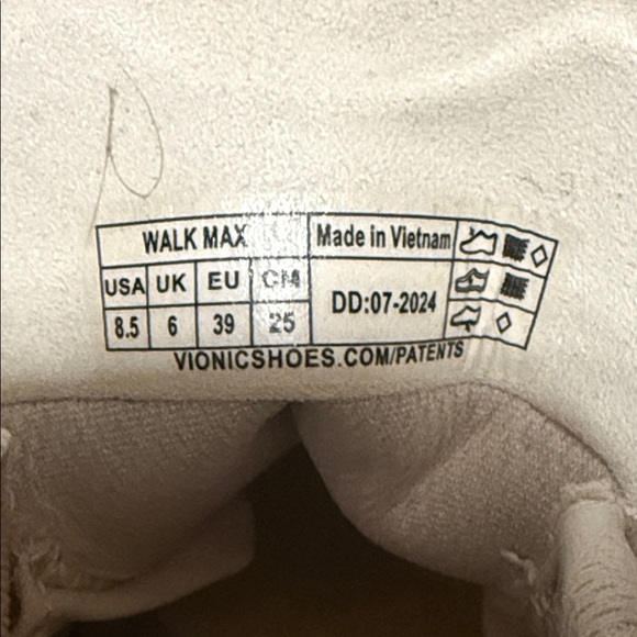 NIB Vionic Women's Supportive Deep Cushioning Enhanced Performance Sneaker - Picture 6 of 6